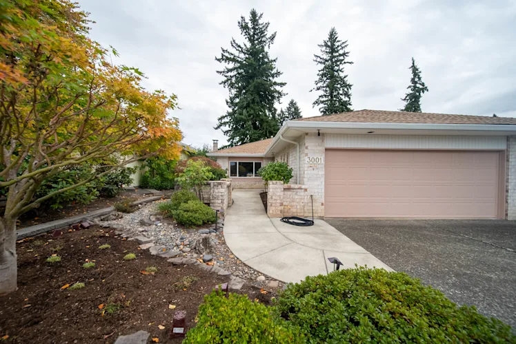 Whole-Home w/ Slab Oak Kitchen - Vancouver, WA