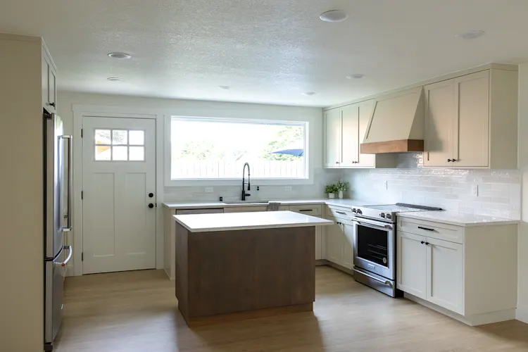 Modern kitchen remodel in Vancouver, WA