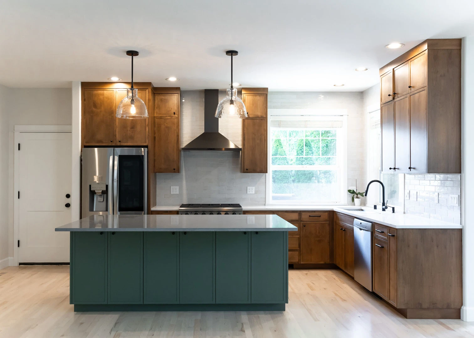 Beautifully Updated Kitchen in Camas, WA