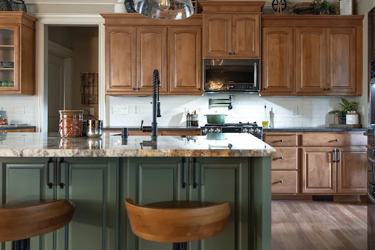 Transitional two-tone kitchen remodel in Vancouver, WA