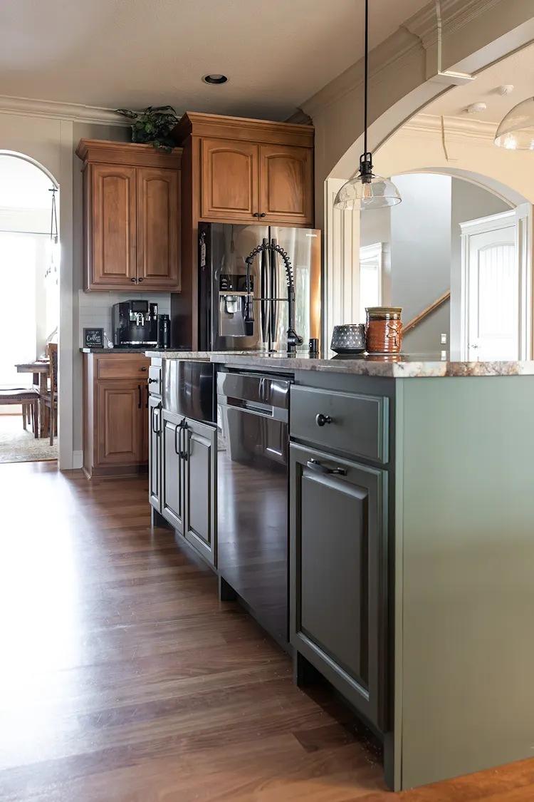 Transitional Two-Tone Kitchen Remodel in Vancouver, WA