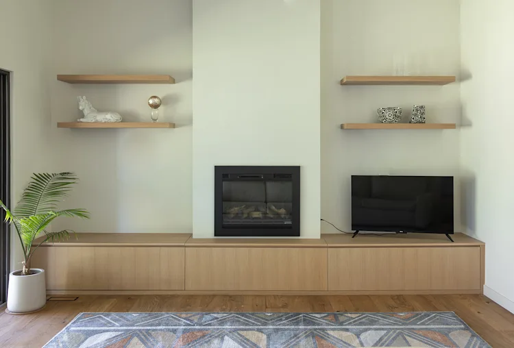Minimalist whole-home living room with fireplace in Vancouver, WA 98683 by JDI Construction