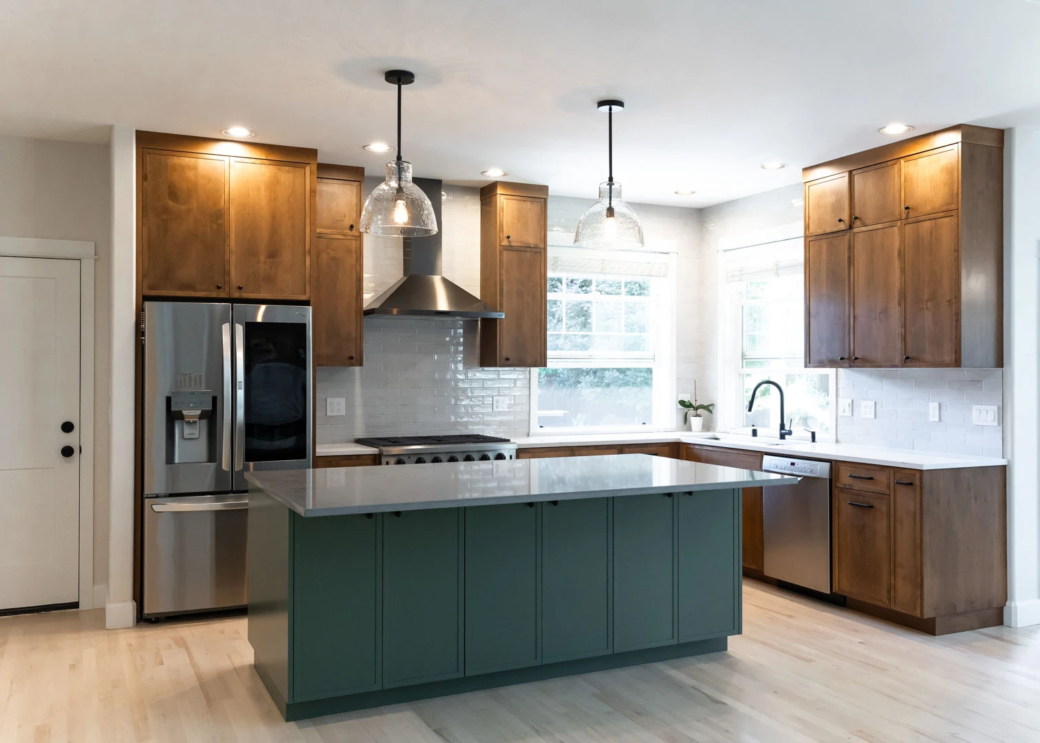Beautifully Updated Kitchen in Camas, WA